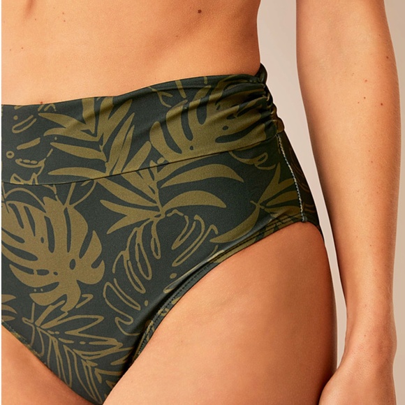 Tropical Bikini DD Cup With Ruched Bottom - Picture 8 of 8